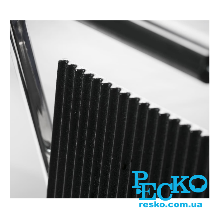 Гриль контактний Hurakan HKN-PE22R притискний професійний ребристий