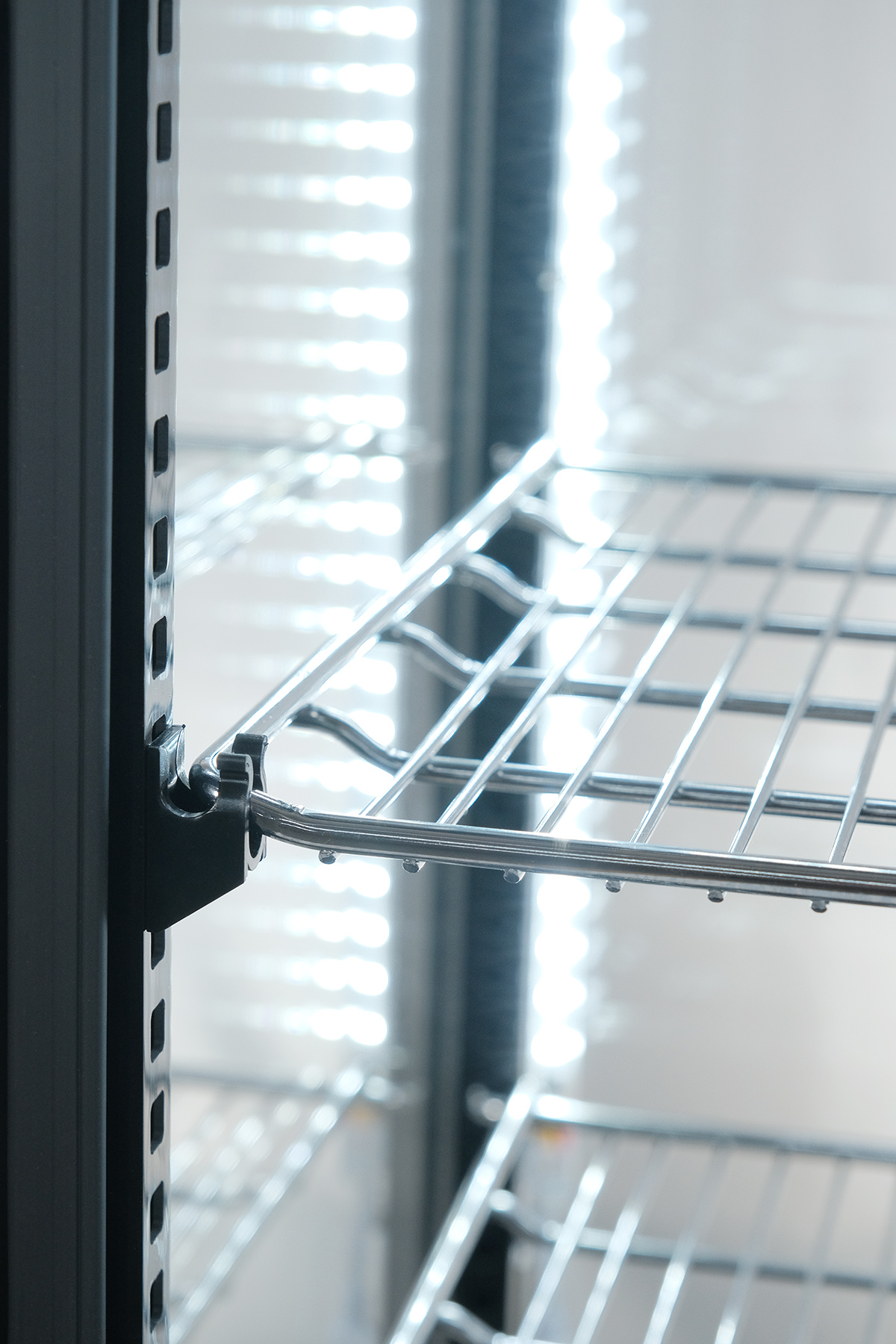 Шкаф холодильный GoodFood RT280L3 черная витрина барная напольная black