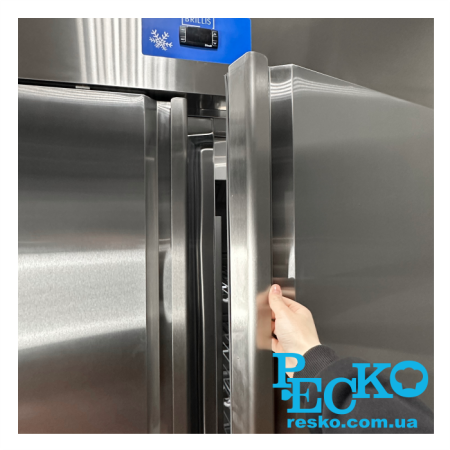 Шафа холодильна Brillis G-UGN1410TN професійна середньотемпературна