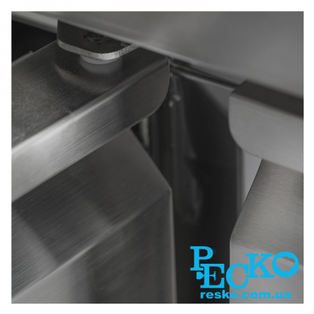 Стіл холодильний Hurakan HKN-GXRC3GN тридверний